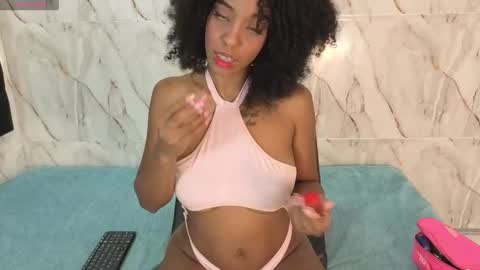 Snapshot of georgis__ chatting on 11/19/25, 09:15 Georgina online show from 11/19/25, 09:15