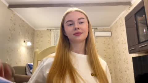 Snapshot of gerishingleton chatting on 09/25/25, 04:00 Amelia online show from 09/25/25, 04:00