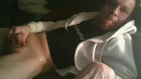 Snapshot of german33bi chatting on 01/29/25, 01:48 German33FFM1 online show from 01/29/25, 01:48