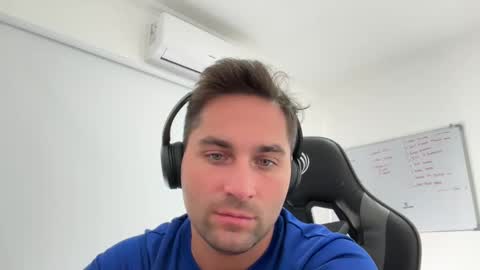 Snapshot of german_pecol chatting on 02/18/25, 01:44 german_pecol online show from 02/18/25, 01:44