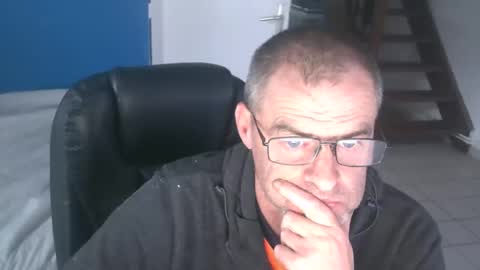 Snapshot of geronemo62 chatting on 10/13/25, 03:56 geronemo62 online show from 10/13/25, 03:56