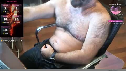 Snapshot of geronimo_431 chatting on 11/22/25, 03:33 Daddy Jokes online show from 11/22/25, 03:33