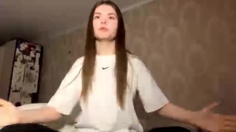 Lisa online show from 10/23/25, 09:08