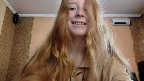 Snapshot of gertrudisturbe chatting on 04/21/26, 12:12 Kate online show from 04/21/26, 12:12