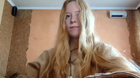 Snapshot of gertrudisturbe chatting on 04/23/26, 03:08 Kate online show from 04/23/26, 03:08