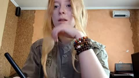 Snapshot of gertrudisturbe chatting on 05/04/26, 04:08 Kate online show from 05/04/26, 04:08