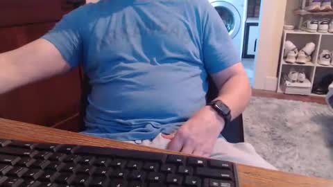 Snapshot of gethoggy chatting on 12/17/25, 05:08 gethoggy online show from 12/17/25, 05:08