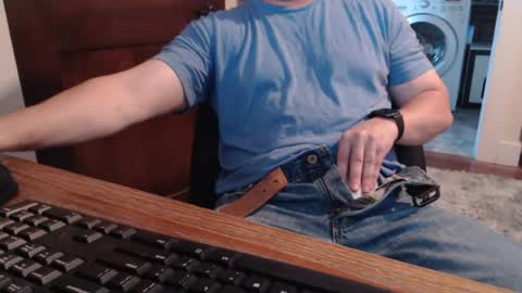 Snapshot of gethoggy chatting on 06/19/26, 06:23 gethoggy online show from 06/19/26, 06:23