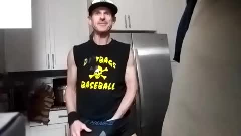 Snapshot of gforze819 chatting on 04/13/26, 03:23 ThickcockAthlete online show from 04/13/26, 03:23