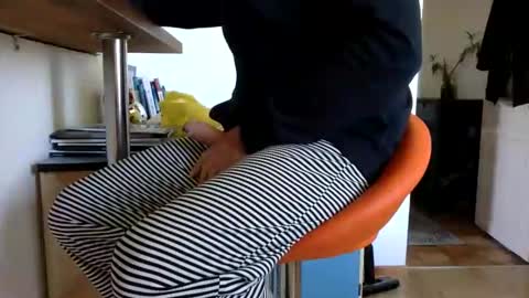 Snapshot of ghets2083 chatting on 04/16/26, 08:37 ghets2083 online show from 04/16/26, 08:37