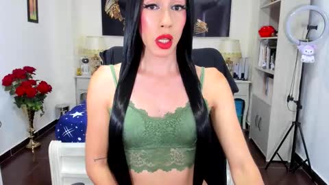 Snapshot of ghiahot chatting on 10/22/25, 06:18 gia gmz online show from 10/22/25, 06:18