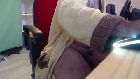 ghostatitude online show from 12/01/25, 08:08