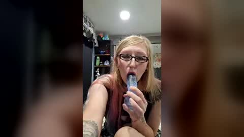 Snapshot of ghostgothdoll chatting on 08/04/26, 11:51 ghostgothdoll online show from 08/04/26, 11:51