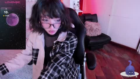 Snapshot of ghosty_doll chatting on 12/10/24, 08:38 Allison  online show from 12/10/24, 08:38