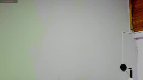 Snapshot of ghosty_doll chatting on 10/17/25, 08:33 Allison  online show from 10/17/25, 08:33