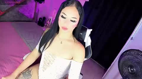 Gia Ferrara online show from 05/05/26, 03:36
