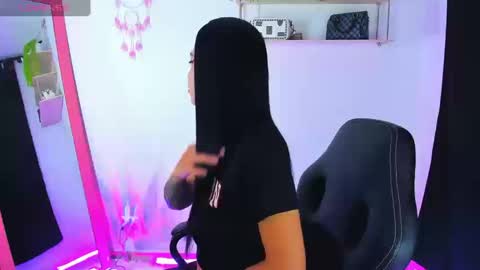 giaaaa   online show from 09/16/25, 11:28