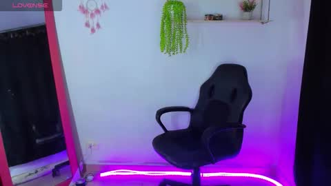 giaaaa   online show from 12/18/25, 11:22