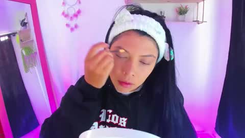 Snapshot of gia_contii chatting on 03/04/26, 08:37 giaaaa online show from 03/04/26, 08:37