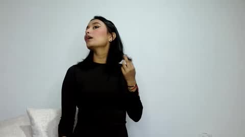 Gia Lee online show from 09/27/25, 02:16