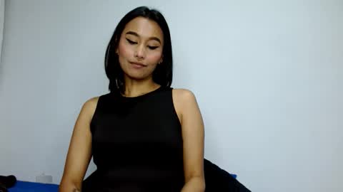 Gia Lee online show from 10/06/25, 02:42