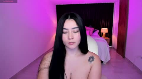 Gia lowry online show from 01/04/25, 05:47