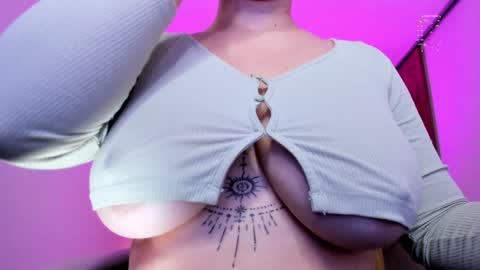 Gia lowry online show from 01/15/25, 05:47