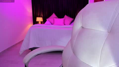 Gia lowry online show from 01/17/25, 05:51