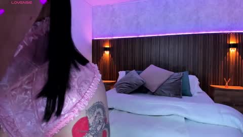 Gia lowry online show from 02/22/25, 06:06