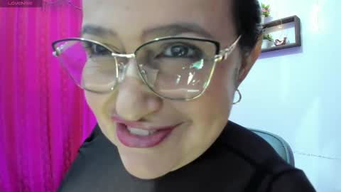 nahomi online show from 11/18/25, 10:03