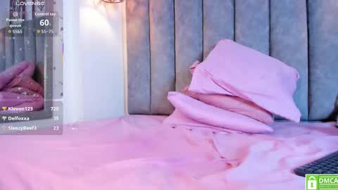 Snapshot of gia_scott chatting on 09/15/25, 03:12 Darlliny online show from 09/15/25, 03:12