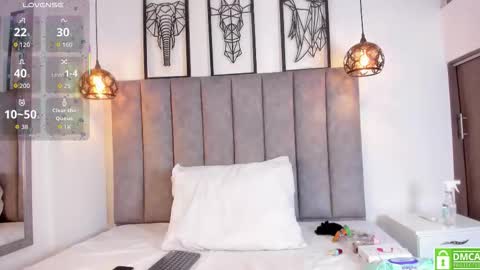 Snapshot of gia_scott chatting on 09/16/25, 12:17 Darlliny online show from 09/16/25, 12:17