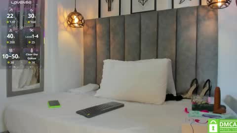 Snapshot of gia_scott chatting on 09/23/25, 11:24 Darlliny online show from 09/23/25, 11:24