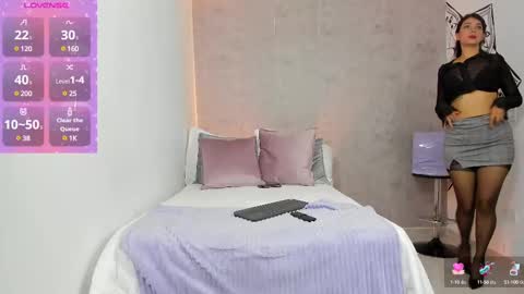Snapshot of gia_watsonn chatting on 02/25/25, 12:34 Gia online show from 02/25/25, 12:34