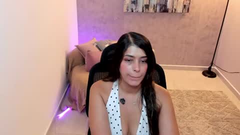 Snapshot of gia_watsonn chatting on 06/25/26, 06:23 Gia online show from 06/25/26, 06:23
