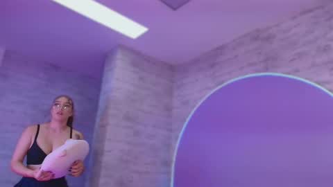 Gia online show from 02/12/26, 07:42