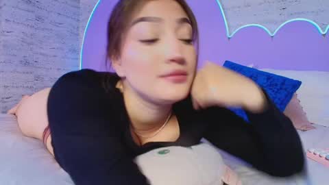 Snapshot of giaa_ross chatting on 04/14/26, 08:26 Gia online show from 04/14/26, 08:26