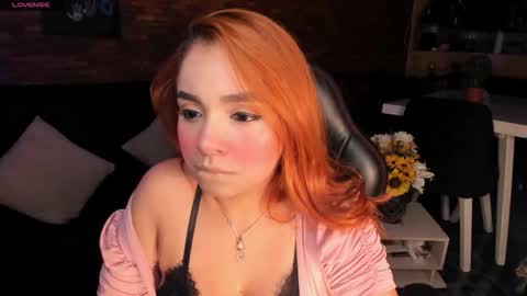 Snapshot of giabrook chatting on 10/11/25, 07:18 Gia online show from 10/11/25, 07:18