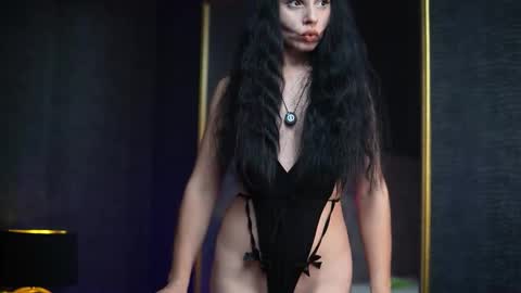 Snapshot of giaeasyice chatting on 11/25/25, 09:15 Gia online show from 11/25/25, 09:15