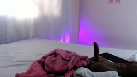 Gia online show from 10/01/25, 03:18