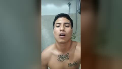 Snapshot of gian858735 chatting on 07/19/26, 06:33 gian858735 online show from 07/19/26, 06:33