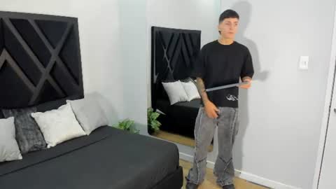 Snapshot of gian_rossii chatting on 06/30/26, 11:22 GIAN online show from 06/30/26, 11:22