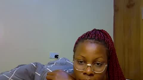 Snapshot of gianna_012 chatting on 09/21/25, 04:58 ENNY online show from 09/21/25, 04:58