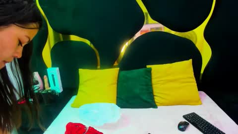 GiannaJohnson online show from 12/04/25, 02:43