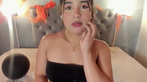 Snapshot of giannaslimjb chatting on 10/22/25, 03:18 giannaslimjb online show from 10/22/25, 03:18