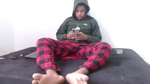 Snapshot of giant_feet chatting on 07/18/26, 11:47 BOSS online show from 07/18/26, 11:47