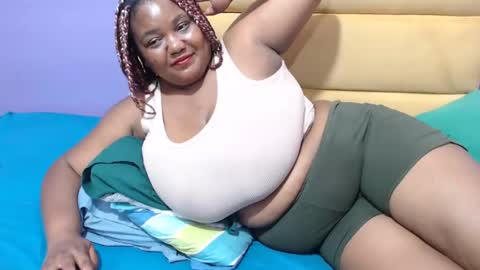 Snapshot of gianttitts chatting on 01/05/25, 10:29 gianttitts online show from 01/05/25, 10:29