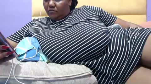 Snapshot of gianttitts chatting on 01/22/25, 02:59 gianttitts online show from 01/22/25, 02:59