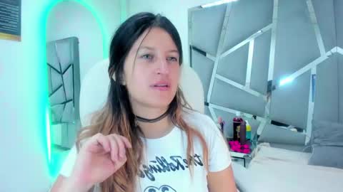 GiaRoussel online show from 01/07/25, 02:19