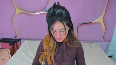 GiaRoussel online show from 01/08/25, 02:25